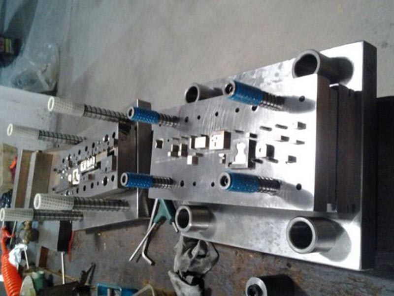 雅江模具制造-12