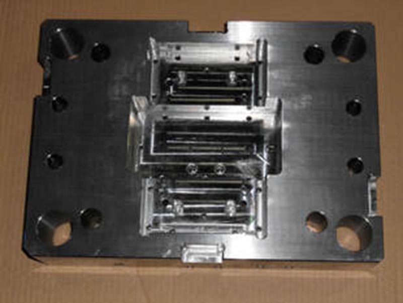 雅江精密塑料模-06